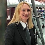 Julia Werner, Kapitänin Airbus A320 | Leader | Founder | Eurowings | Lufthansa Group | 100 Davos Women | WingsWomen